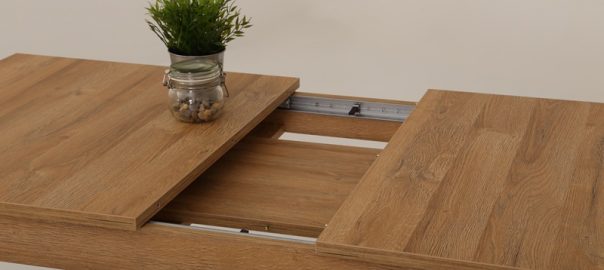 drewniany stół rozkładany